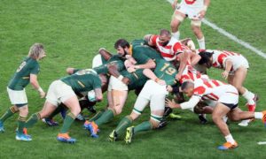 木のやうな音してラガーぶつかりぬ